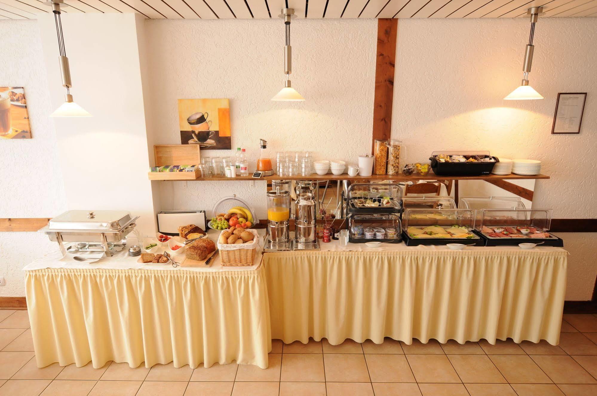 Hotel Herrenhof Любек Екстериор снимка